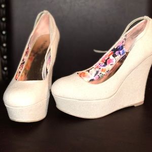 Madden Girl cloth wedges